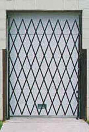 Single Folding Gate